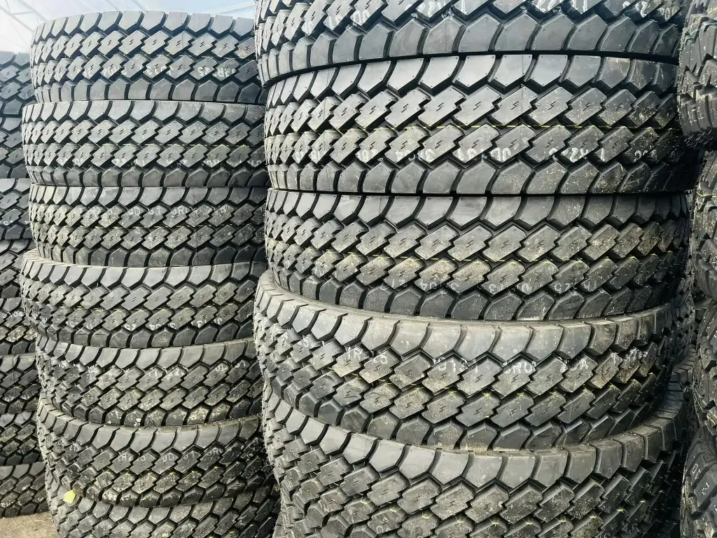 Safeking 11R22.5 Drive Tire